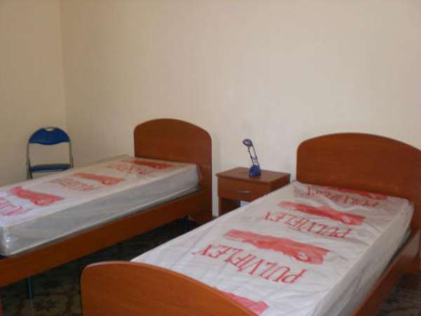 Foto posto letto instanza doppia Via Umberto I mq20 affitto Euro200