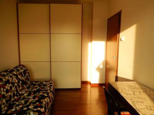 Foto posto letto instanza indipendente Bicocca - Greco mq25 affitto Euro550