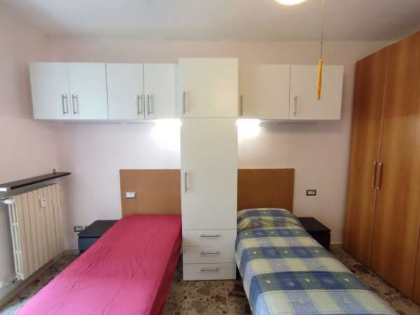Foto POSTO LETTO PER STUDENTESSA COMODO PER BICOCCA