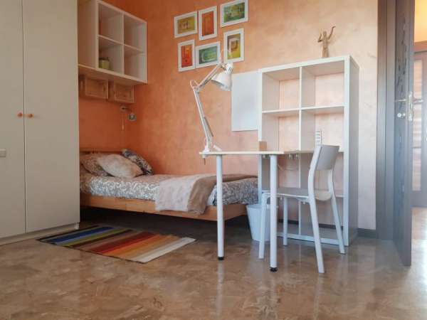 Foto POSTO LETTO PER SUDENTESSE O GIOVANI LAVORATRICI