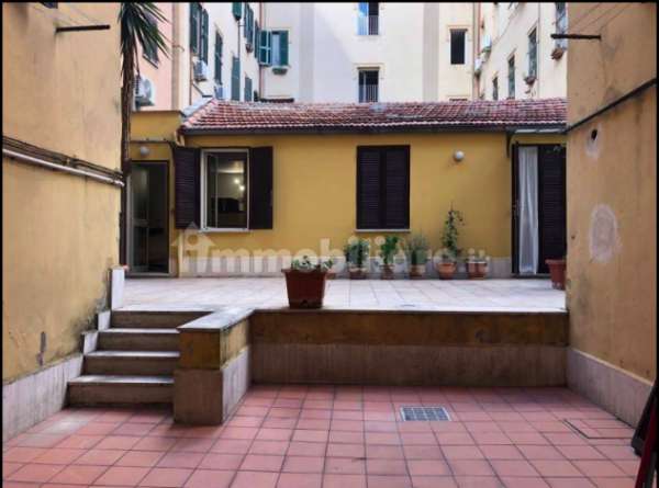 Foto PRATI - OTTAVIANO MONOLOCALE ARREDATO CON TERRAZZO PRIVATO