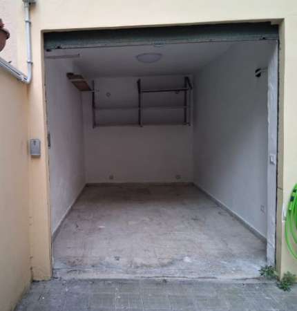 Foto Pratico e comodo Box Auto
