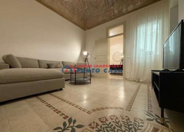 Foto PRESSI VIA FARDELLA � Via Barbaro � Appartamento arredato a nuovo al 1 e ultimo p. s/a � 80mq ca. � 3 vani + acc. Ristrutturato. Euro 700 CL G