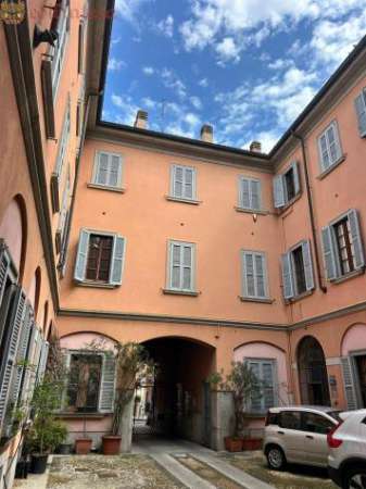 Foto Prestigioso Ufficio ristrutturato nel cuore del centro storico di Monza