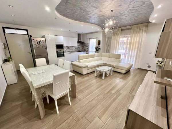 Foto Quadrilocale in affitto a Alba Adriatica