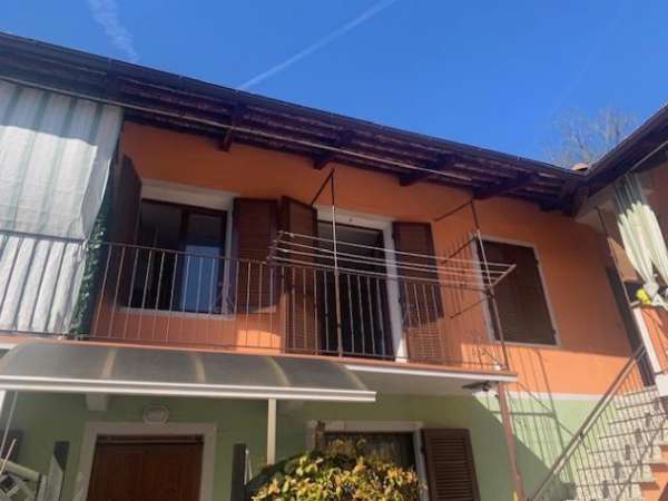 Foto Quadrilocale in affitto a Corneliano d'Alba