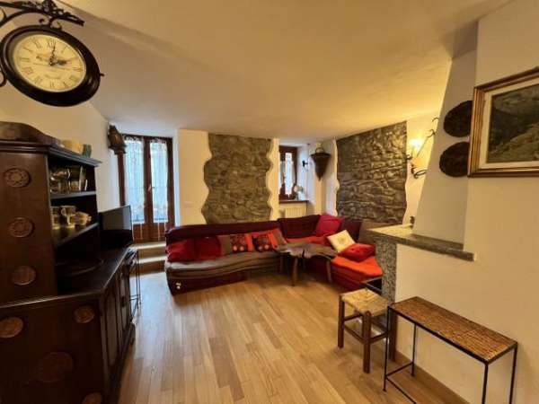 Foto Quadrilocale in affitto a Courmayeur