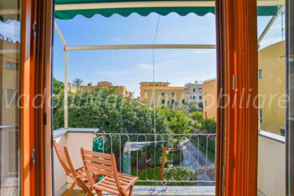 Foto Quadrilocale in affitto a Finale Ligure