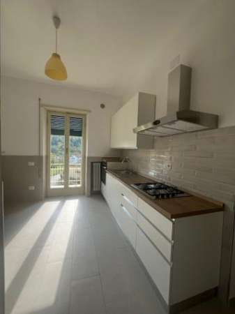 Foto Quadrilocale in affitto a Frosinone