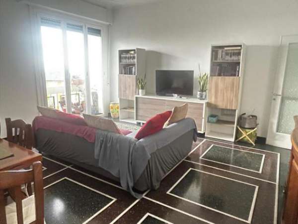Foto Quadrilocale in affitto a Genova, Nervi