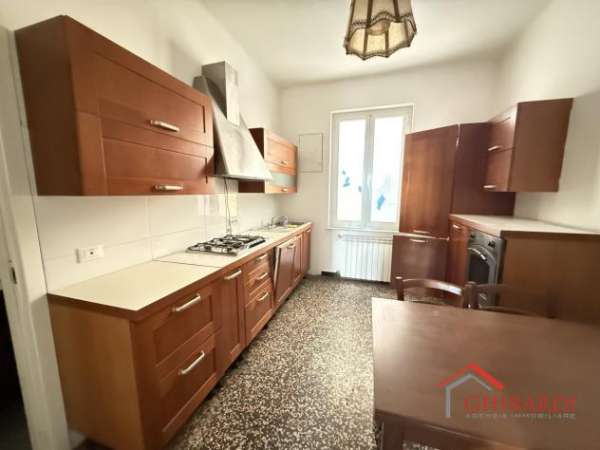 Foto Quadrilocale in affitto a Genova