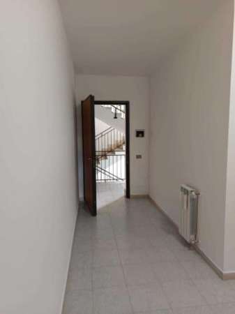 Foto Quadrilocale in affitto a Latina