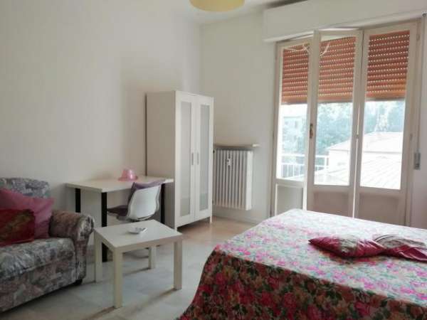Foto Quadrilocale in affitto a Parma
