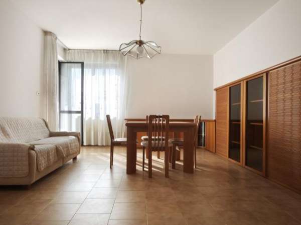 Foto Quadrilocale in affitto a Pescara