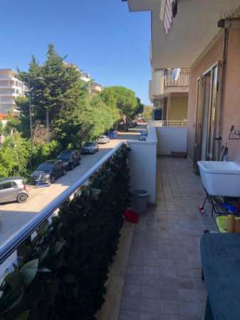 Foto Quadrilocale in affitto a Pescara