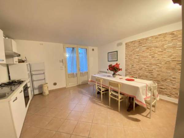 Foto Quadrilocale in affitto a Pietrasanta
