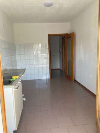 Foto Quadrilocale in affitto a Ponte San Giovanni