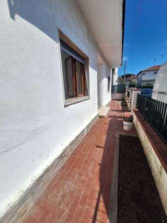 Foto Quadrilocale in affitto a Rosignano Marittimo