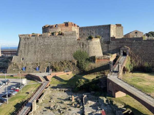 Foto Quadrilocale in affitto a Savona