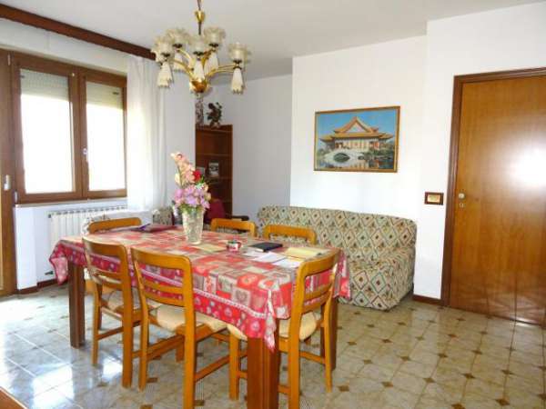 Foto Quadrilocale in affitto a Senigallia