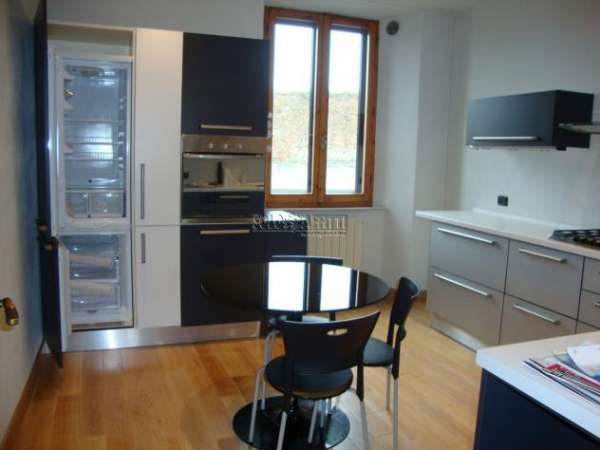 Foto Quadrilocale in affitto a Siena