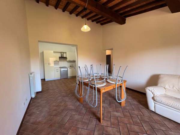 Foto Quadrilocale in affitto a Siena