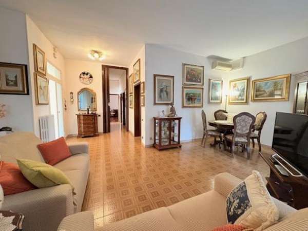 Foto Quadrilocale in affitto a Siena