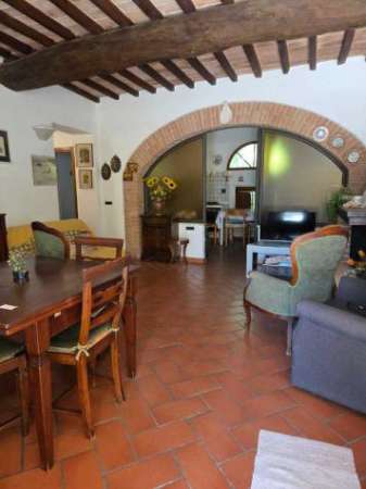 Foto Quadrilocale in affitto a Siena