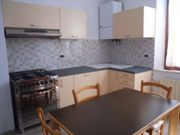 Foto Quadrilocale in affitto a Siena