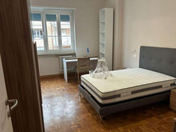 Foto Quadrilocale in affitto a Torino