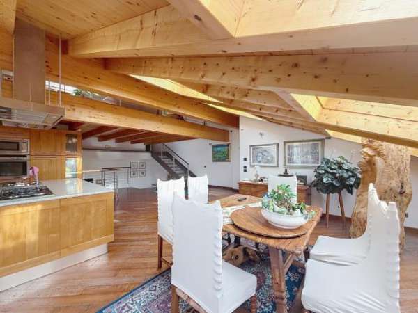 Foto Quadrilocale in affitto a Trento