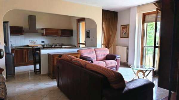 Foto Quadrilocale in affitto a Trofarello