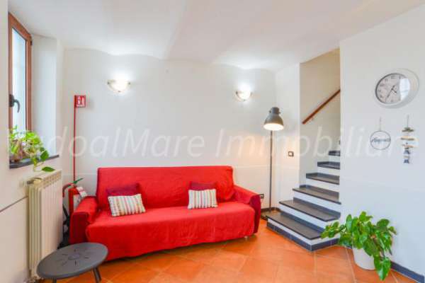 Foto Quadrilocale in affitto a Vado Ligure