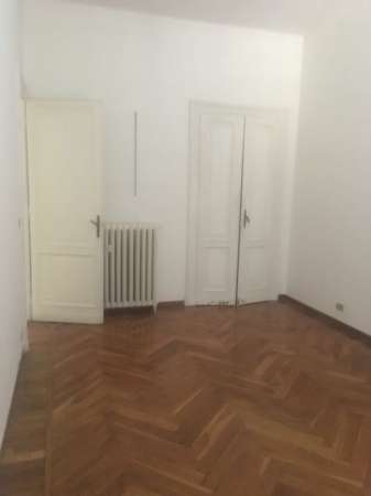 Foto QUADRILOCALE IN VIA SAN SECONDO ADIACENTE CORSO SOMMELIER