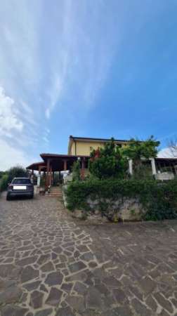 Foto Quadrilocale in villa a Pantanto Via Isole dei Ciclopi