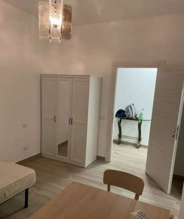 Foto RE DI ROMA MONOLOCALE UTENZE INCLUSE