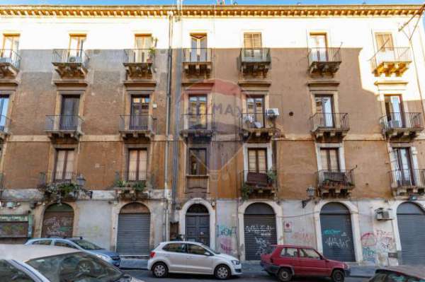 Foto Rif30721128-106 - Appartamento in Affitto a Catania - Centro Storico di 187 mq