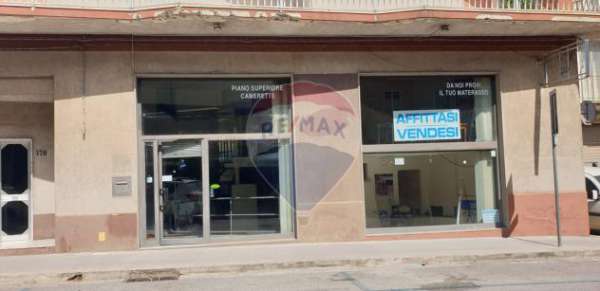 Foto Rif40001064-13 - Locale Commerciale in Affitto a Ragusa - Centro di 143 mq