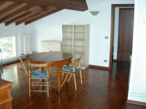 Foto RILASSANTE BILOCALE IN CENTRO STORICO