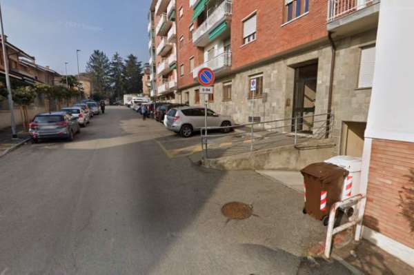 Foto RIVOLI,GRAZIOSO BILOCALE RISTRUTTURATO CON GIARDINO