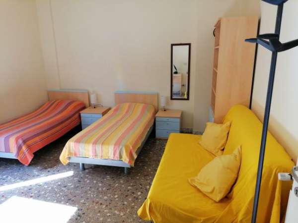Foto ROMA bilocale per 3 STUDENTI FUORI SEDE