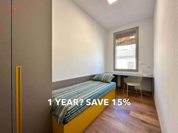 Foto Room in Via Montebello, Ferrara for 110 m with 7 bedrooms