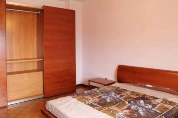 Foto Room in Via Montello, Brescia for 134 m with 5 bedrooms