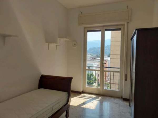 Foto Room in Via Vittorio Veneto, Brescia for 96 m with 3 bedrooms