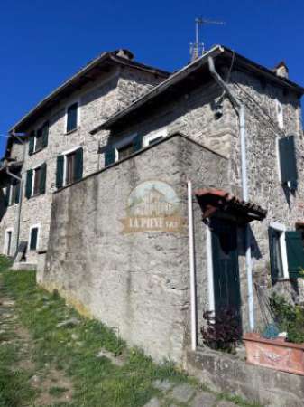 Foto Rustico / Casale di 110 m con 4 locali in affitto a Garbagna