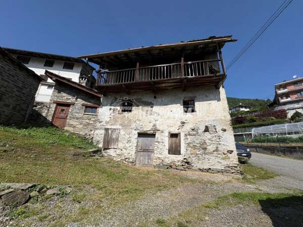 Foto Rustico in affitto a Mezzenile