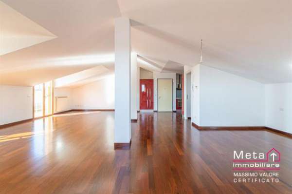 Foto San Donato, via J.F. Kennedy 26 - Prestigioso loft panoramico con terrazzo