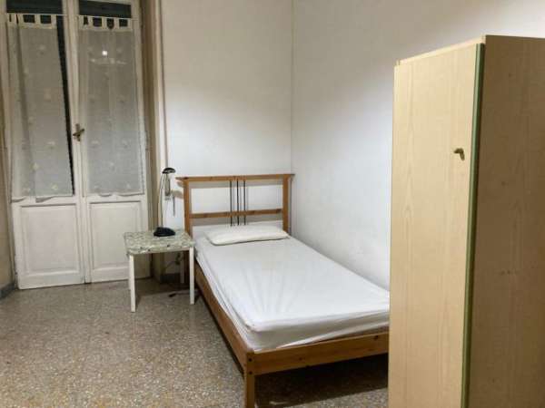 Foto SAN GIOVANNI STANZA CON BALCONE PRIVATO