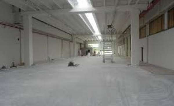 Foto SAN MARIANO DISPONIBILI DUE LOCALI DI 350 E 450 MQ USO CAPANNONE CON LA POSSIBILITA' DI ADATTARLE ALLA NECESSITA' DEL CLIENTE