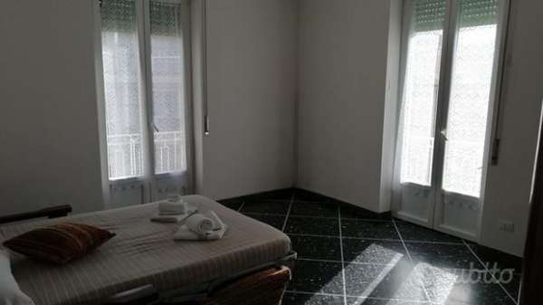 Foto San Terenzo 5 vani arredato 3 camere  fino a fine maggio per trasfertisti